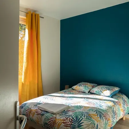 Charite Haut Logement Entier Avec Jardin, Au Pied D'angouleme * אנגולם