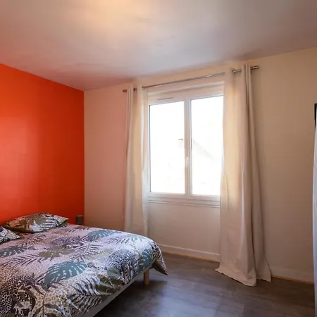 Charite Haut Logement Entier Avec Jardin, Au Pied D'angouleme בית נופש