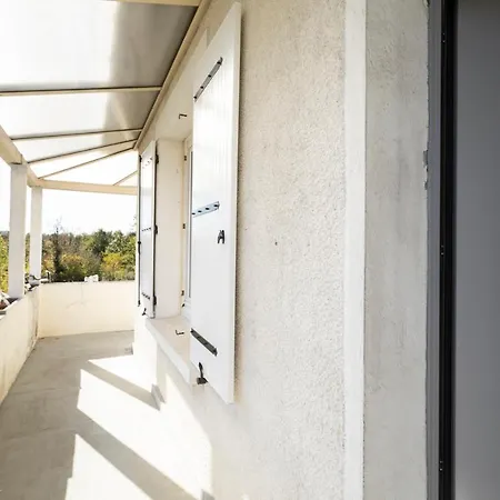 Charite Haut Logement Entier Avec Jardin, Au Pied D'angouleme בית נופש *